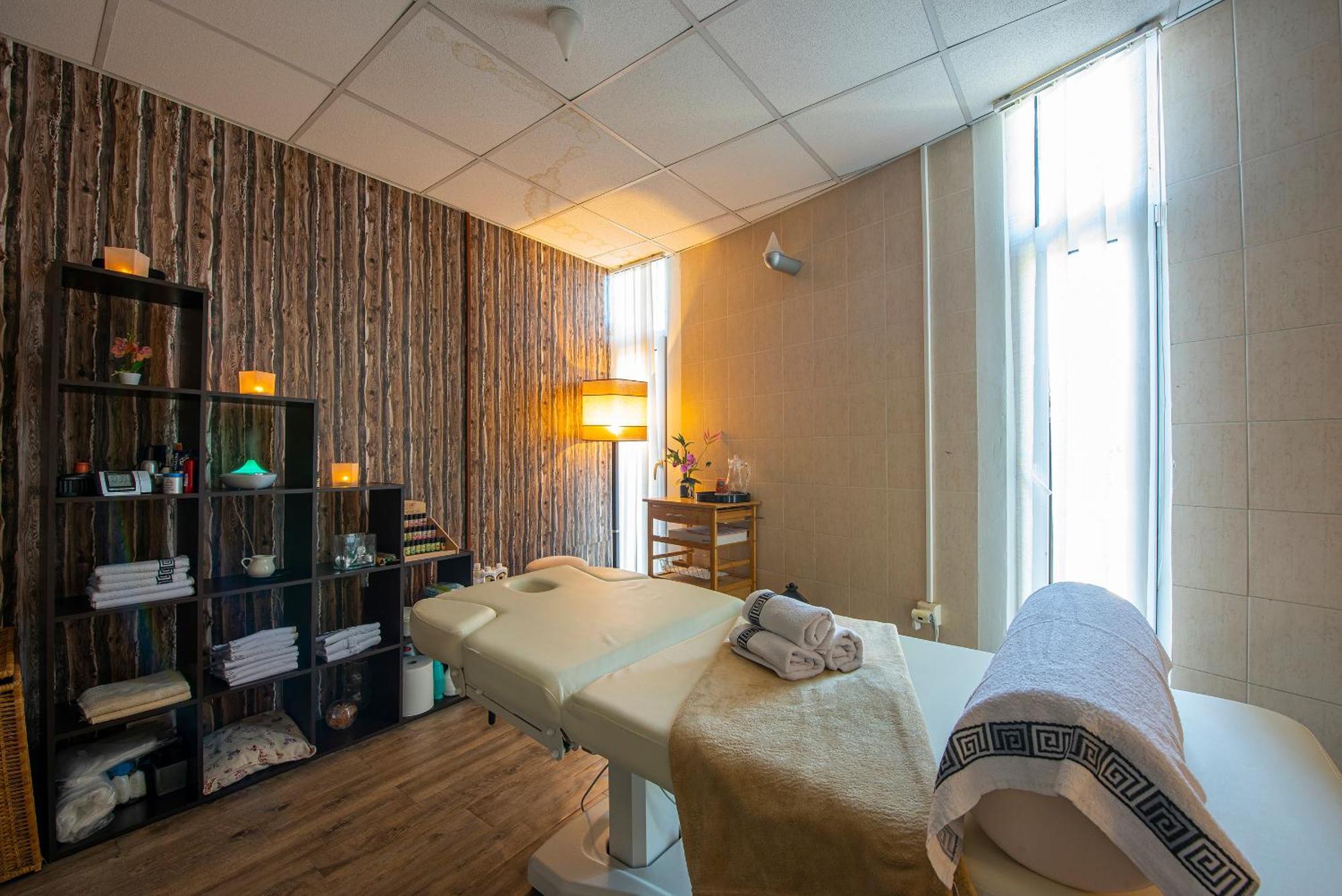 President Hotel Montfort Ждяр Экстерьер фото