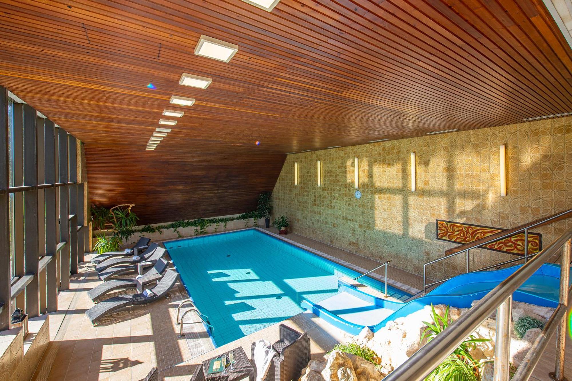President Hotel Montfort Ждяр Экстерьер фото