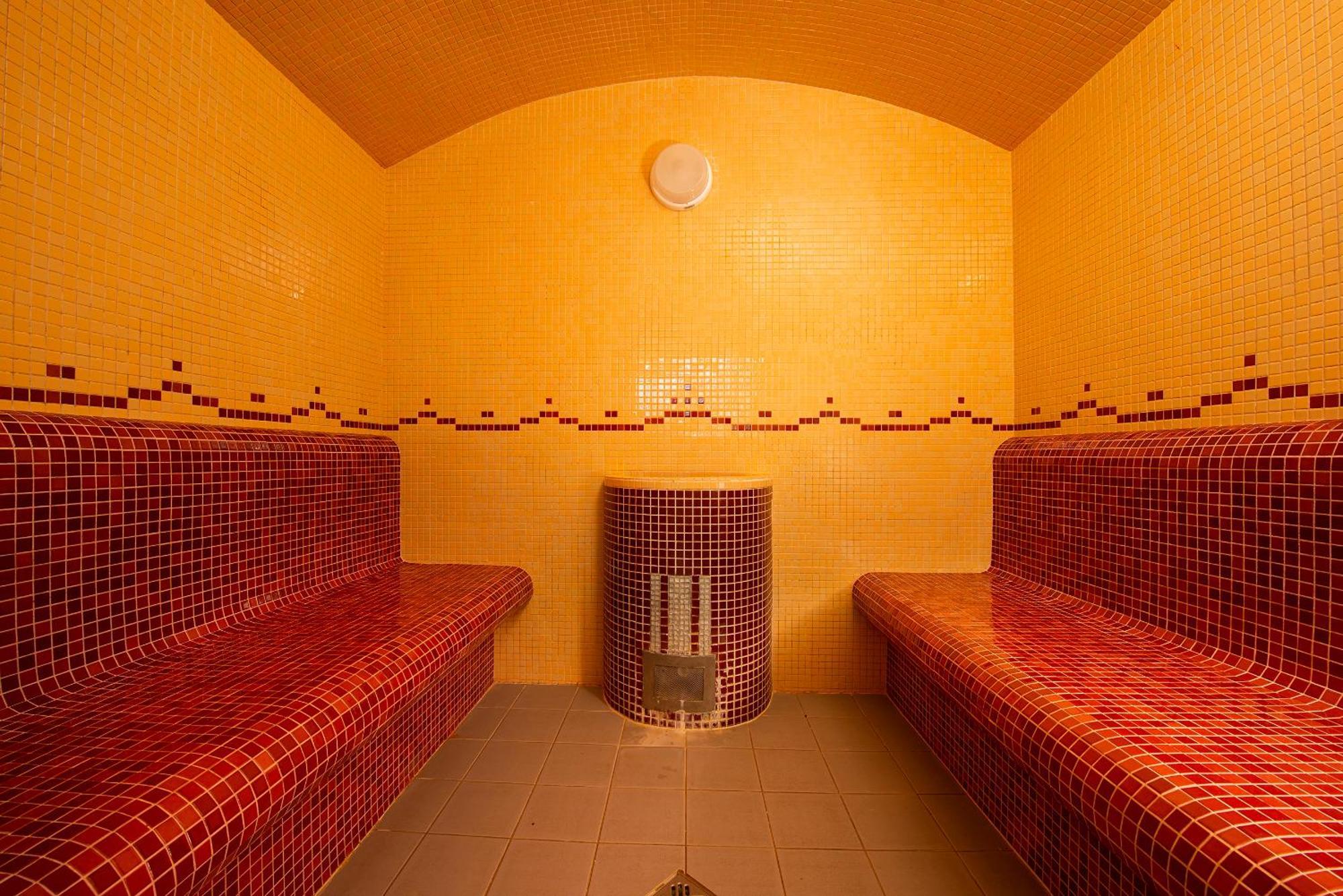 President Hotel Montfort Ждяр Экстерьер фото