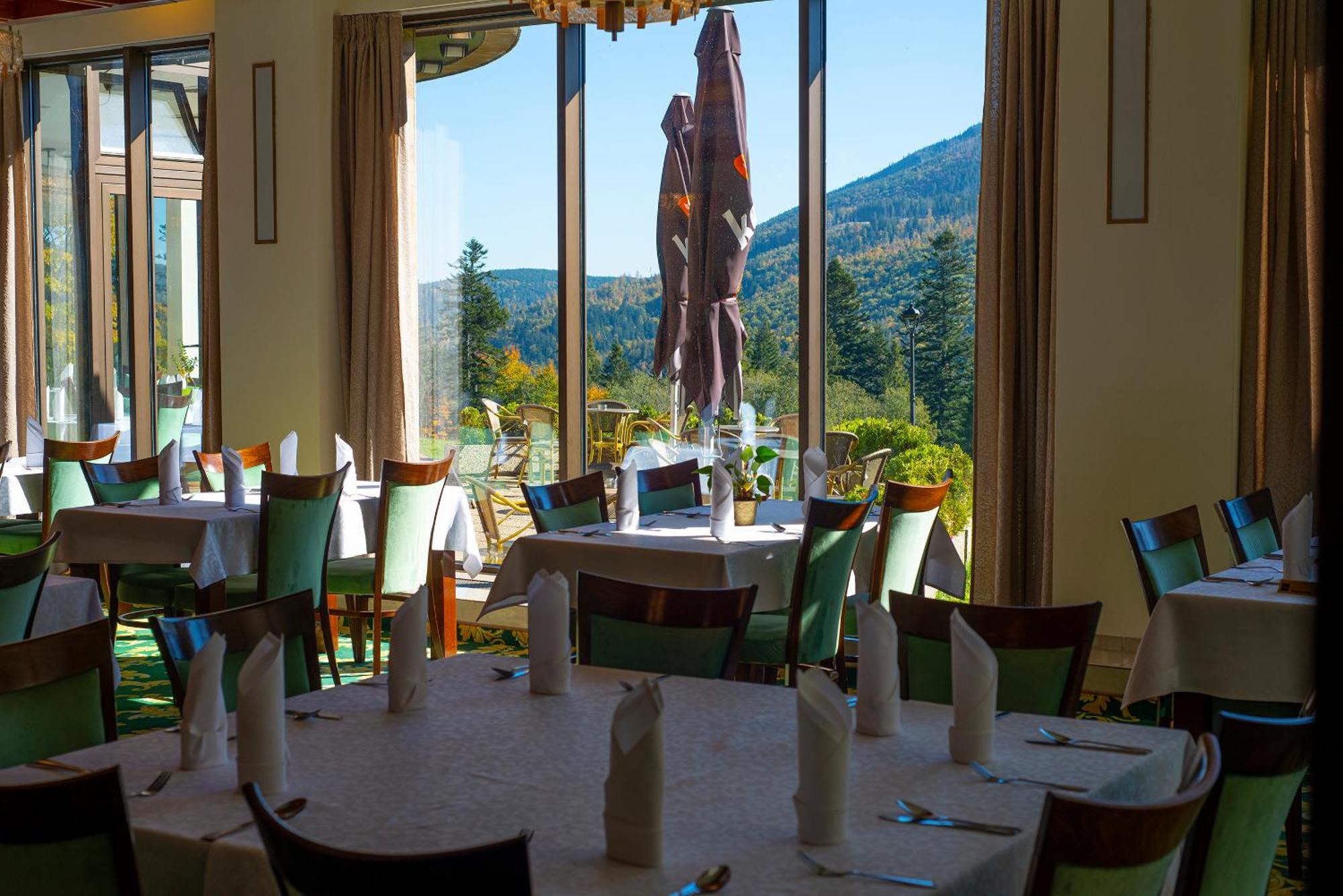 President Hotel Montfort Ждяр Экстерьер фото